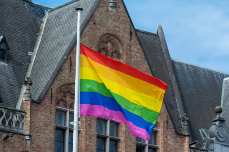 Woorden of daden: hoe geloofwaardig zijn partijen als ze LGBTQ+-steun beloven?